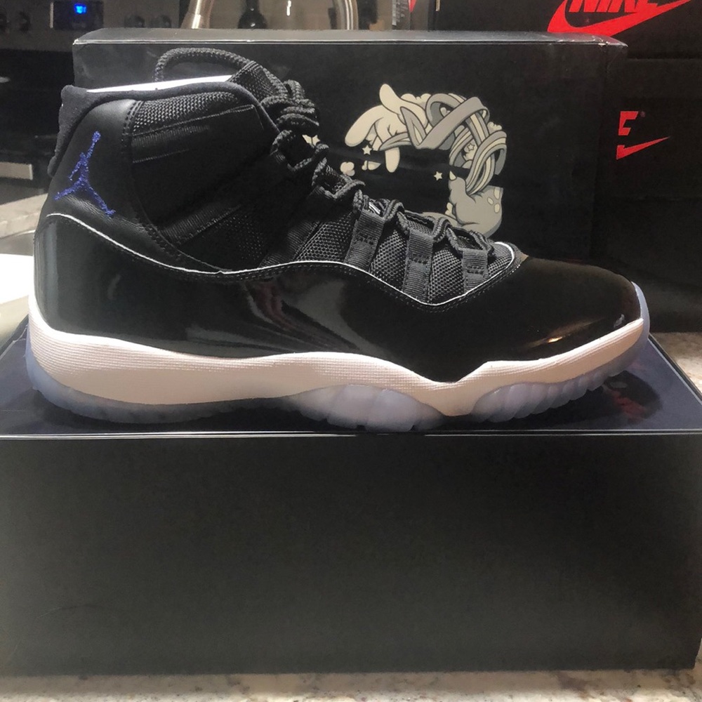 Space Jam Jordan 11